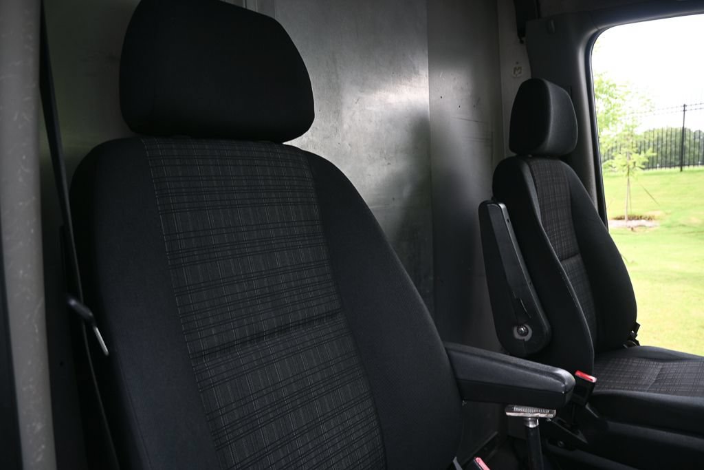 Used 2018 Mercedes-Benz Sprinter 2500 image 15