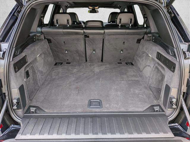 Used 2022 BMW X5 M50i image 6