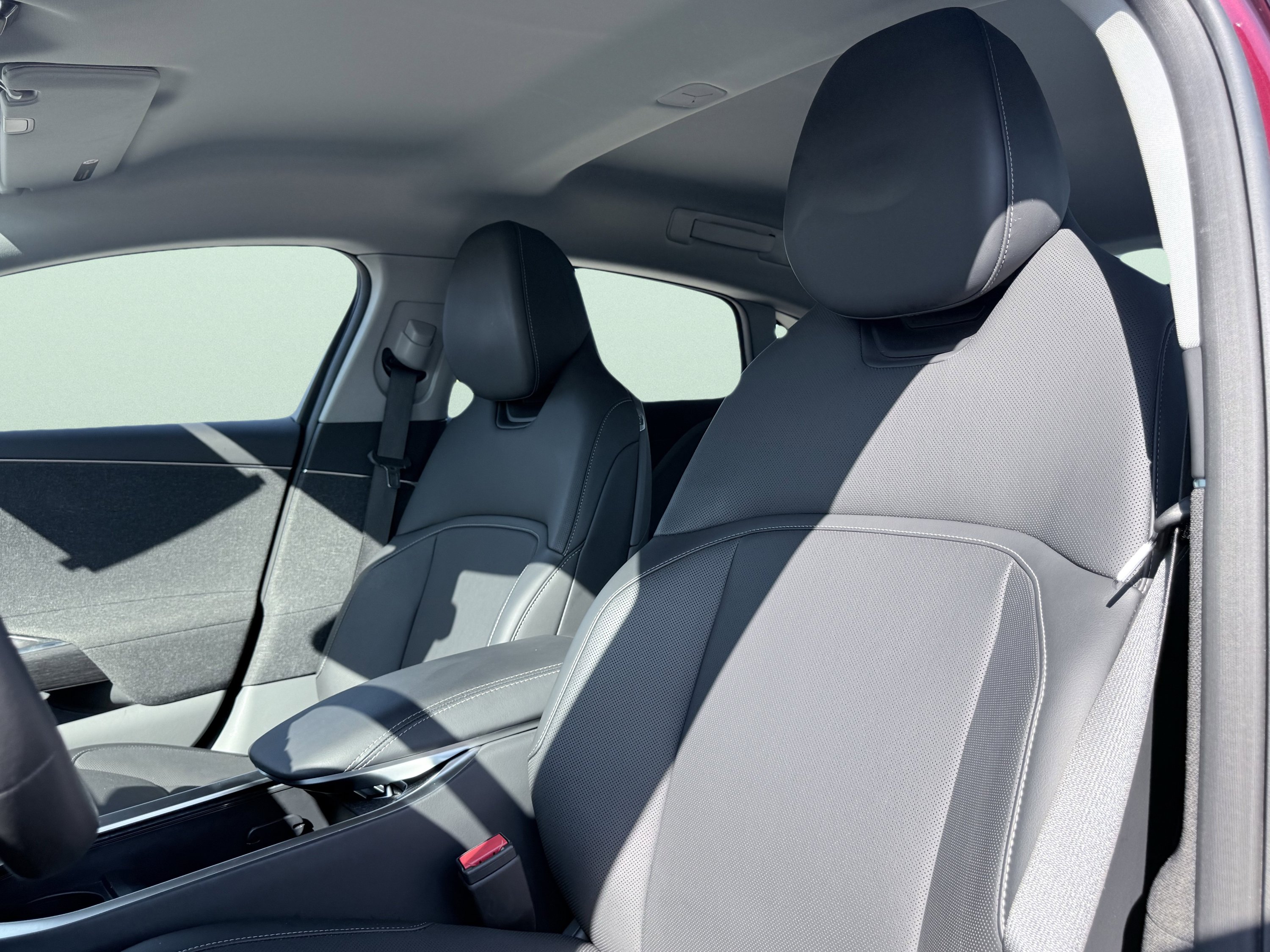 Used 2025 Lucid Air Touring AWD/4WD image 34