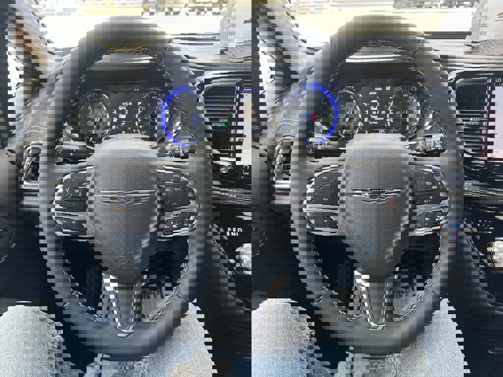 New 2026 Chrysler Pacifica Select image 16