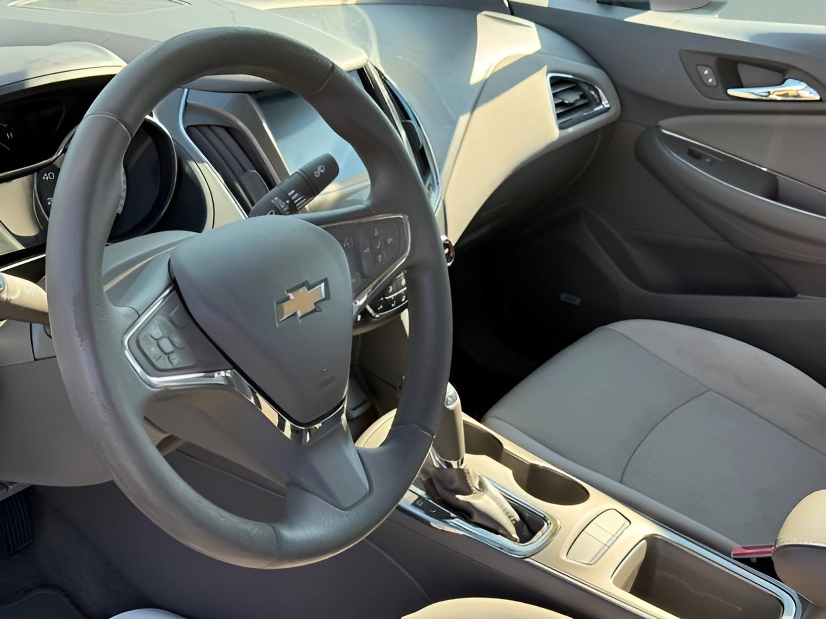 Used 2016 Chevrolet Cruze LT w/ Sun And Sound Package FWD image 18