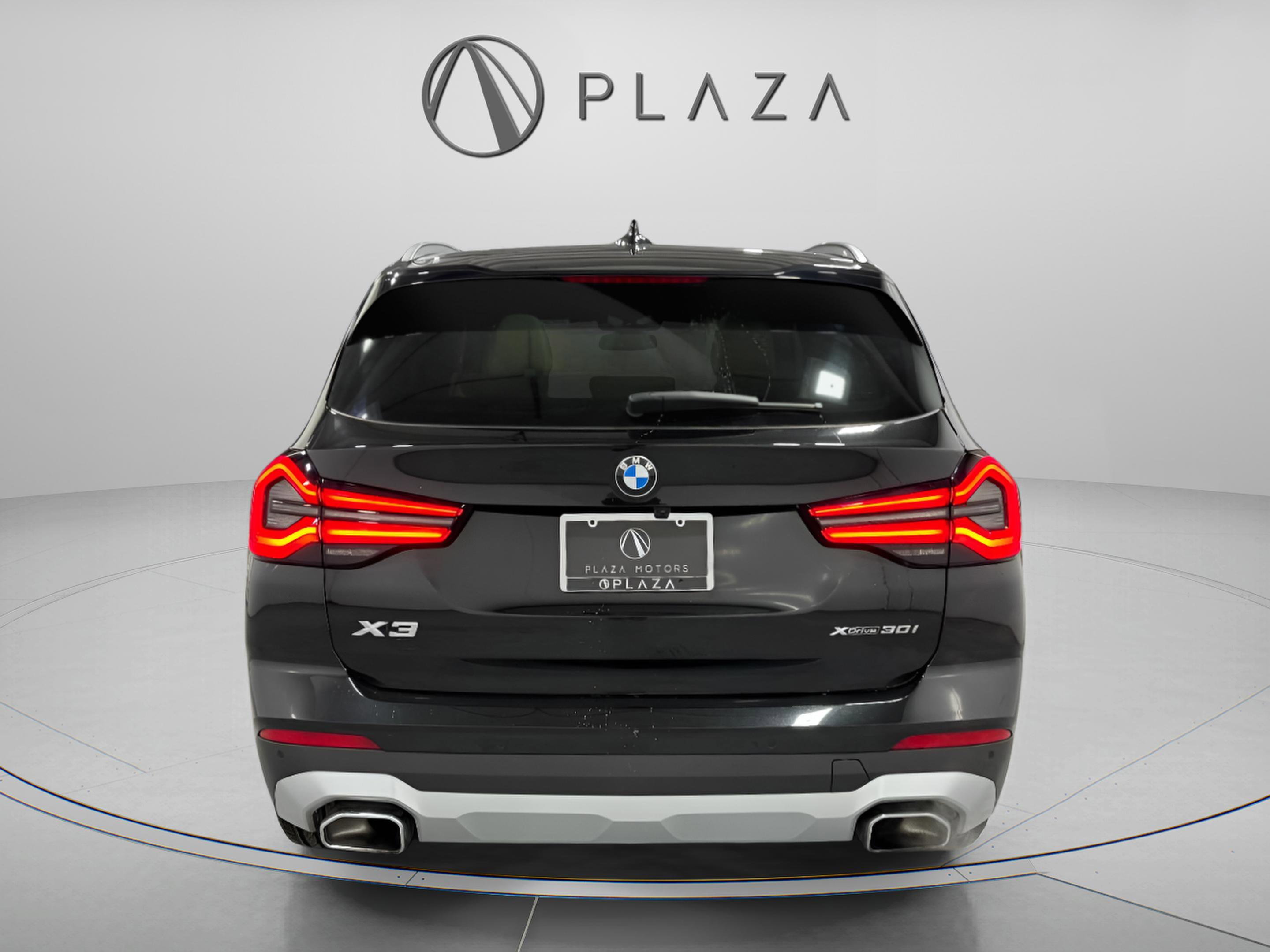 Used 2024 BMW X3 xDrive30i w/ Premium Package image 4