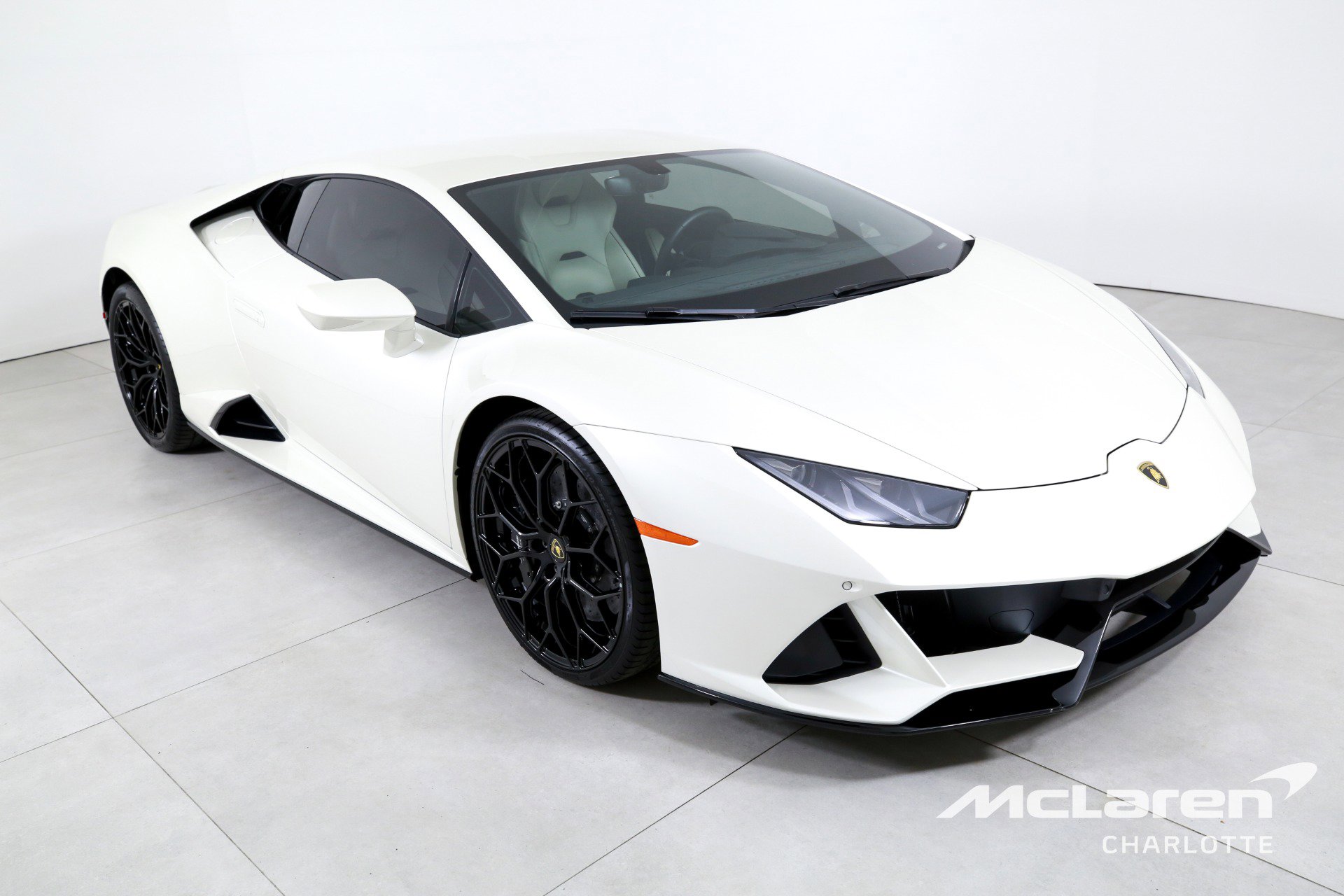 Used 2022 Lamborghini Huracan EVO image 3