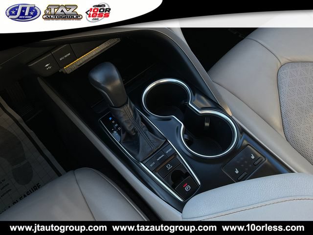 Used 2019 Toyota Camry XSE FWD image 18