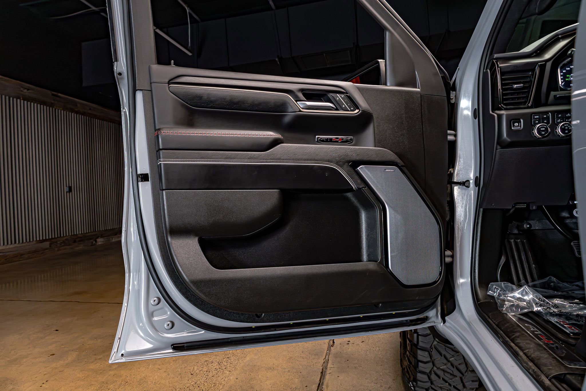 Used 2025 GMC Sierra 1500 AT4X image 28