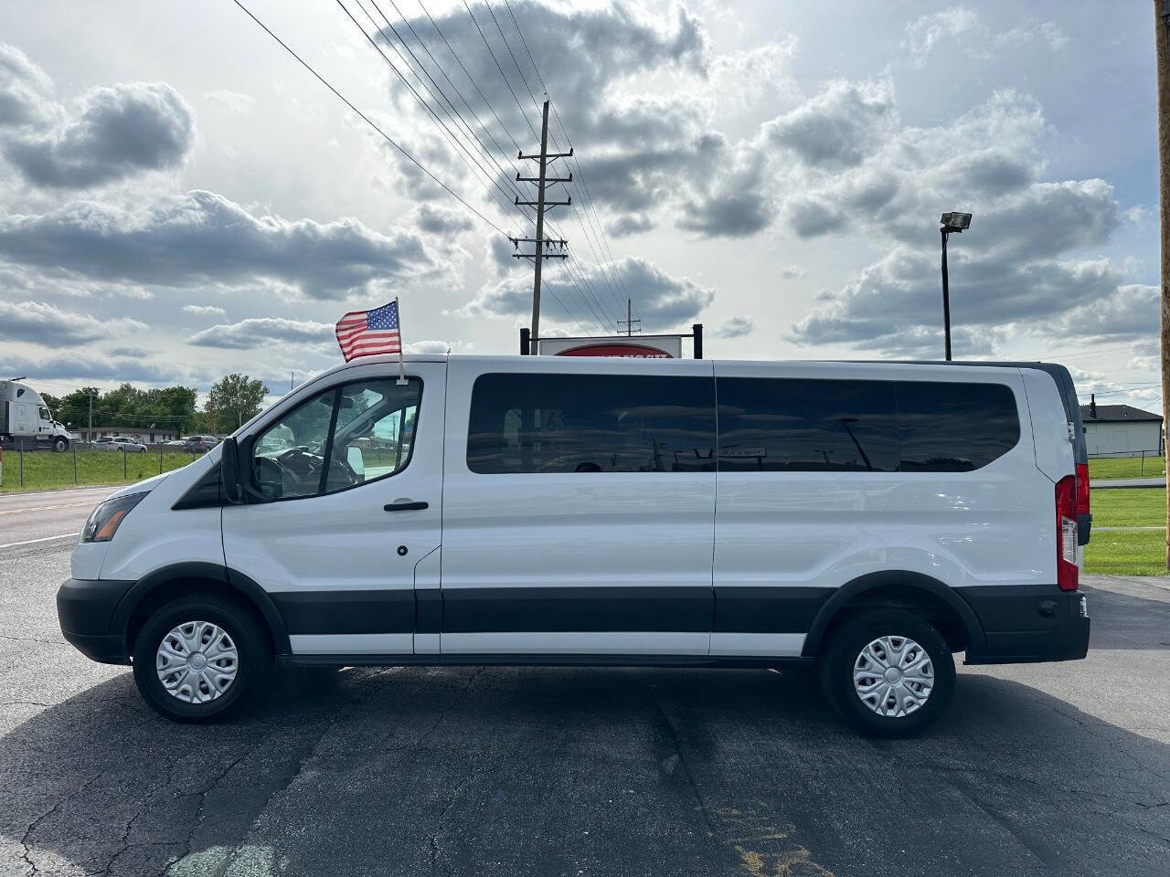 Used 2018 Ford Transit 350 XL RWD image 1