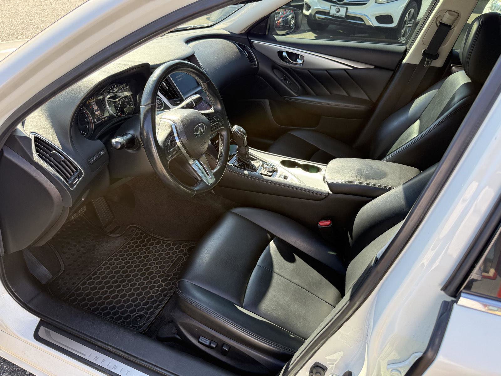 Used 2021 INFINITI Q50 Luxe image 18