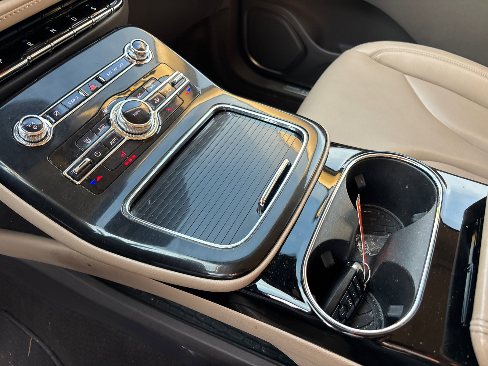 Certified 2022 Lincoln Nautilus AWD w/ Premium Package image 23