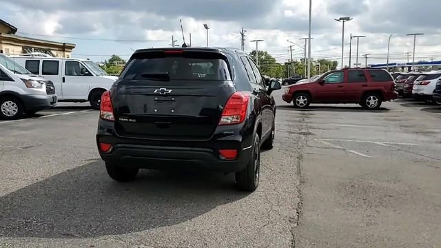 Certified 2022 Chevrolet Trax LS w/ Tint and Cruise Package image 8