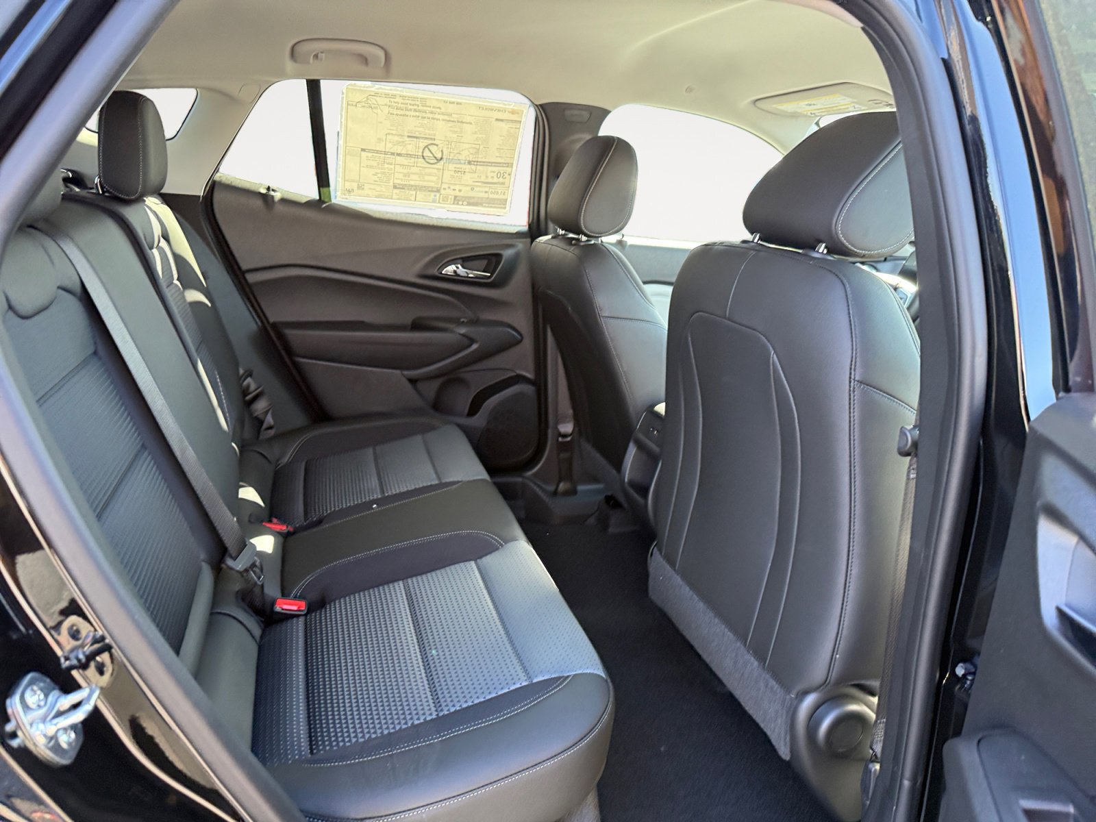 New 2026 Chevrolet Trax LT w/ Midnight Edition image 18