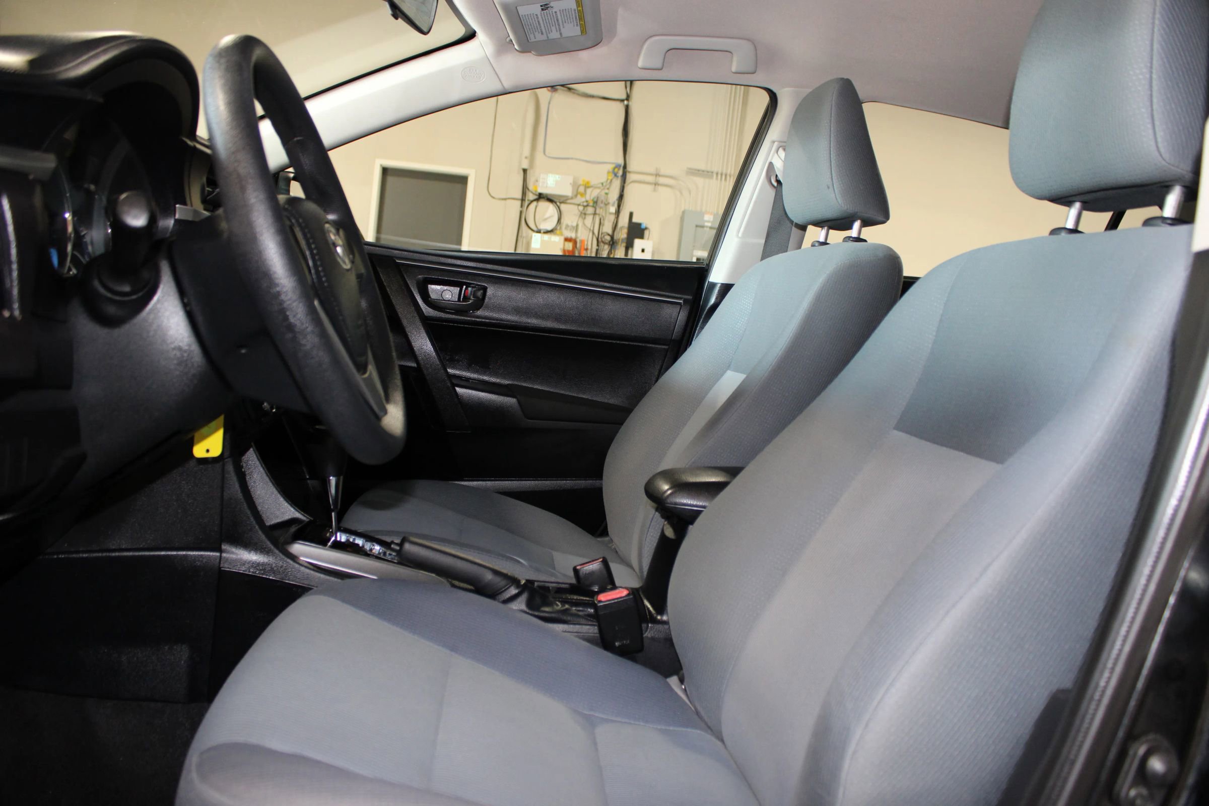 Used 2014 Toyota Corolla L FWD image 20