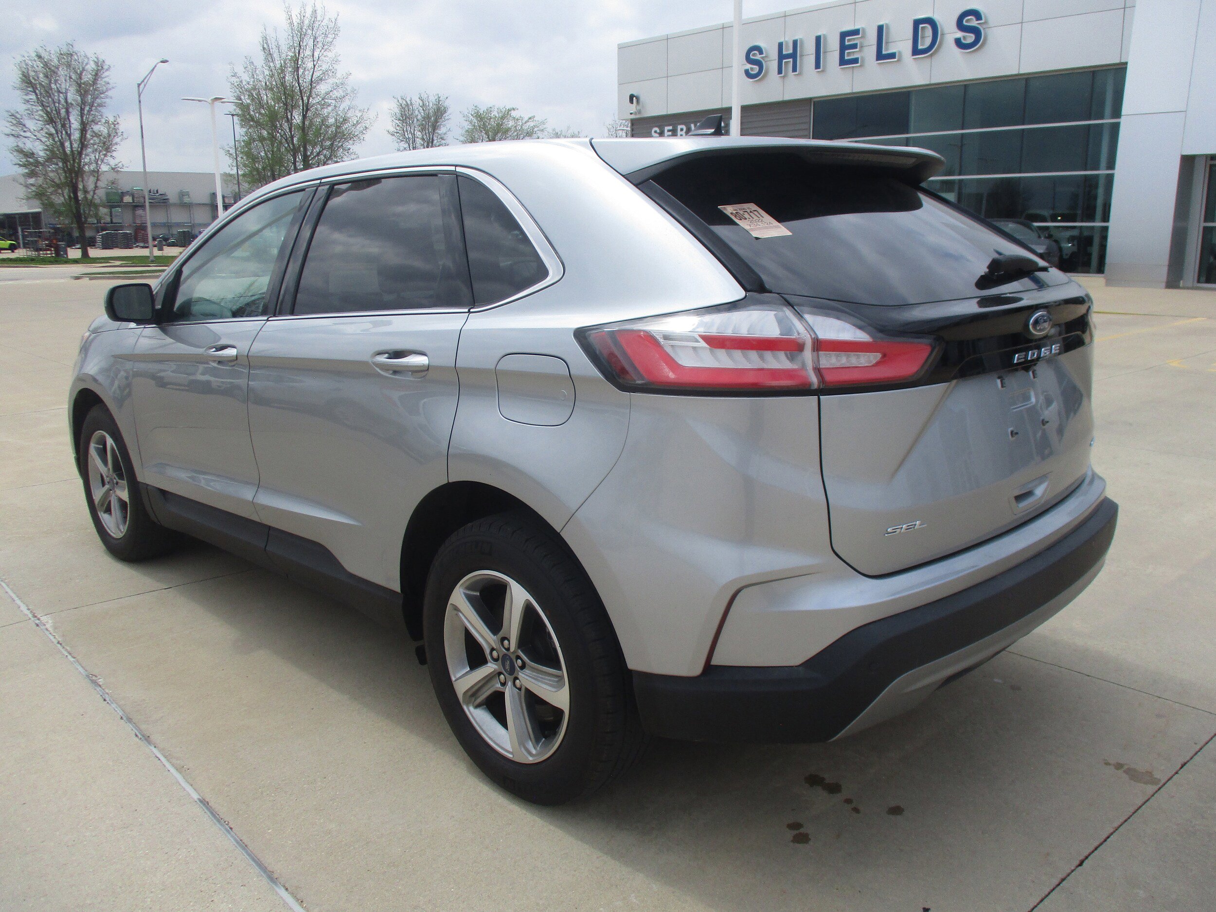 Used 2022 Ford Edge SEL w/ Convenience Package AWD/4WD image 4