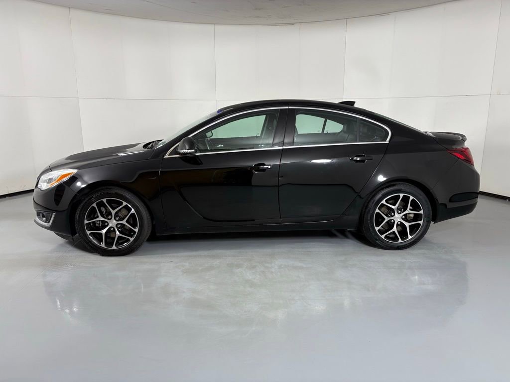 Used 2017 Buick Regal Sport Touring image 5