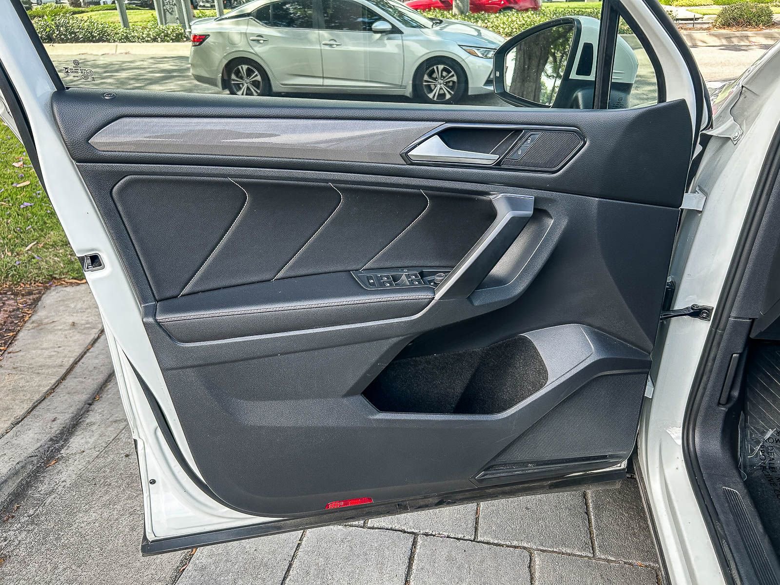 Certified 2023 Volkswagen Tiguan SE w/ Panoramic Sunroof Package FWD image 18