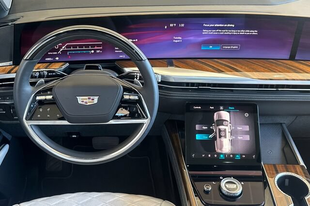 Certified 2026 Cadillac Escalade Platinum Sport AWD/4WD image 14