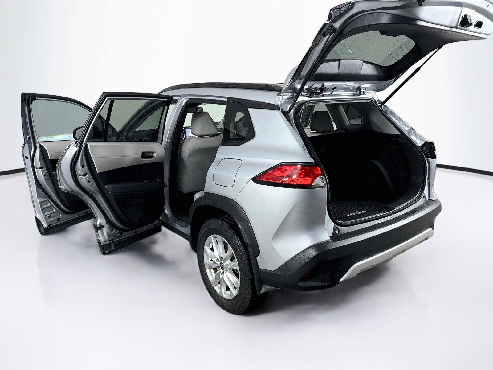Used 2023 Toyota Corolla Cross LE FWD image 41