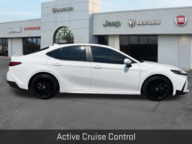 Used 2025 Toyota Camry SE FWD image 8