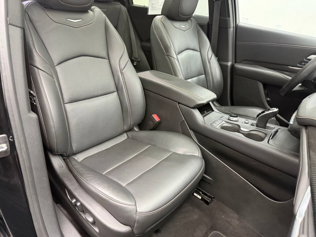 Used 2022 Cadillac XT4 Sport w/ Comfort Package AWD/4WD image 36