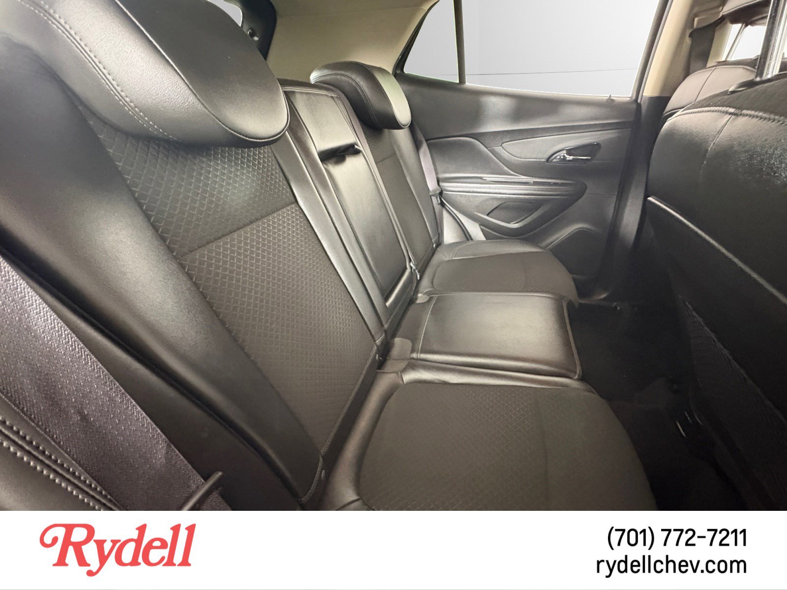 Used 2018 Buick Encore Preferred image 17