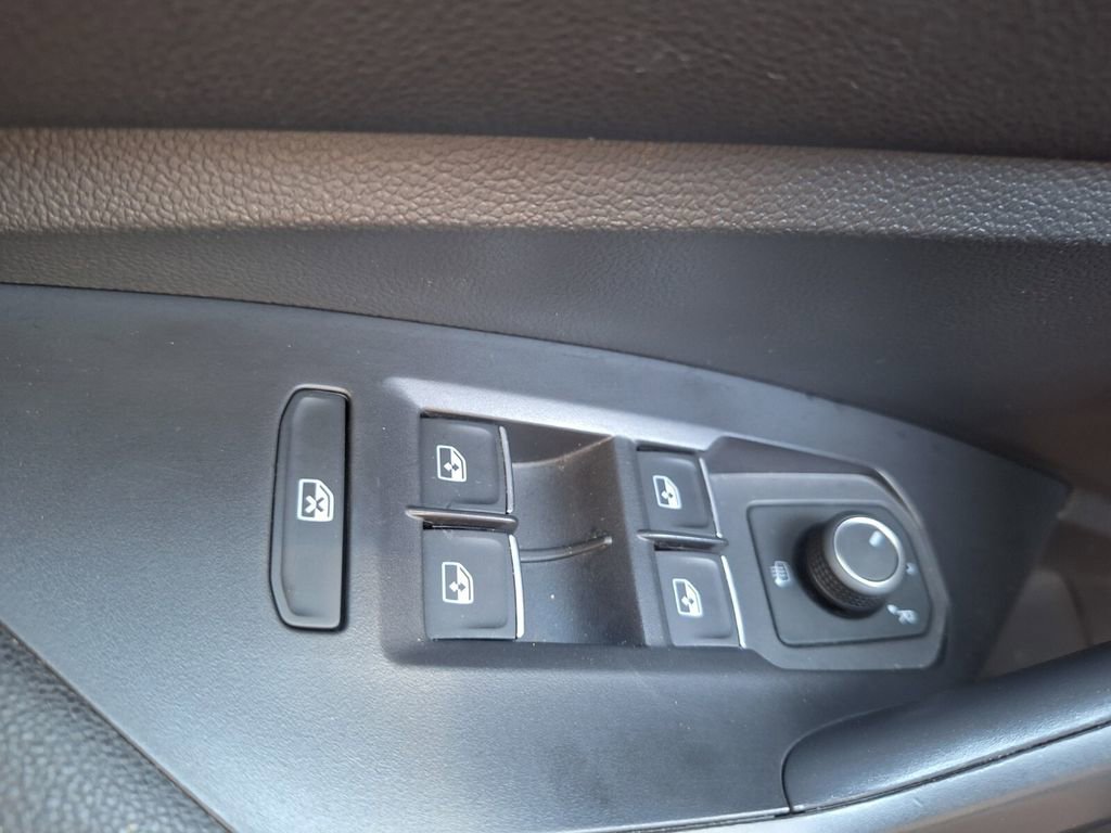 Used 2022 Volkswagen Jetta SE image 18