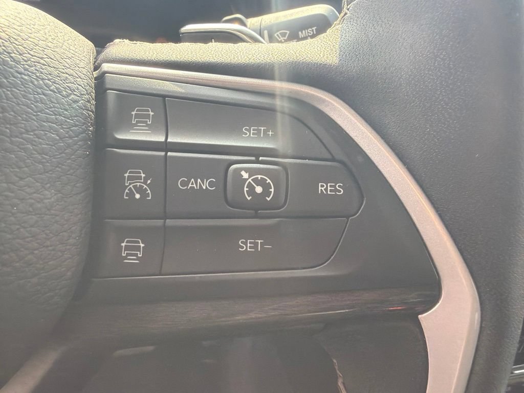 Used 2023 Jeep Grand Cherokee L Limited AWD/4WD image 15