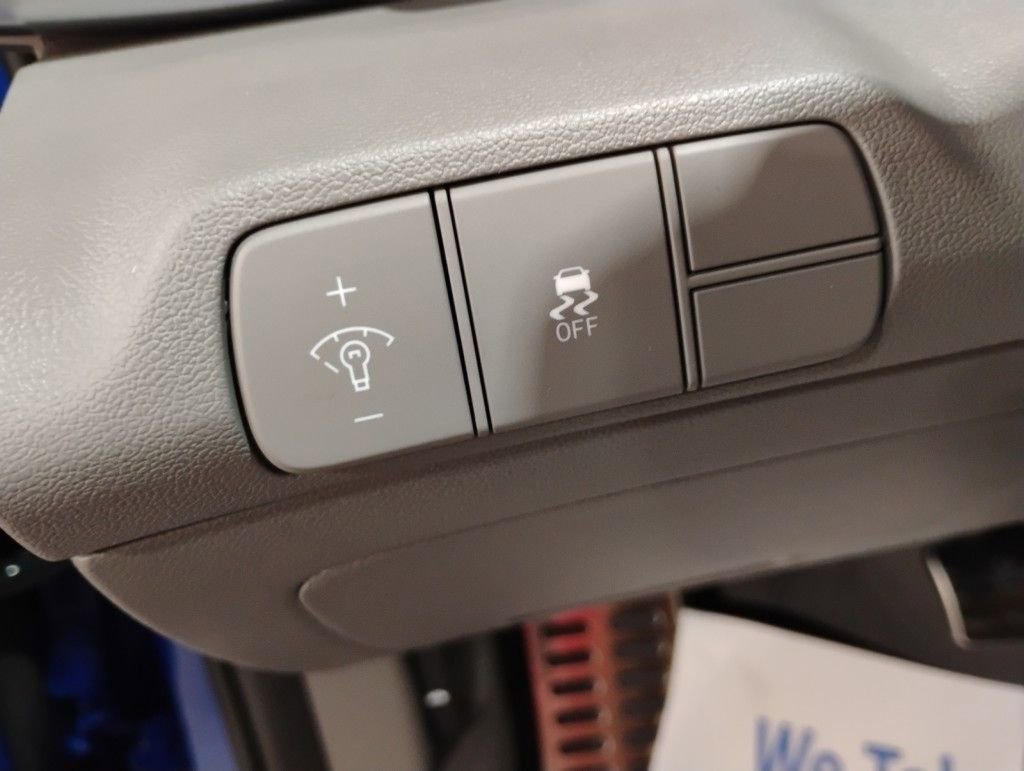 Used 2025 Hyundai Elantra Sport image 28