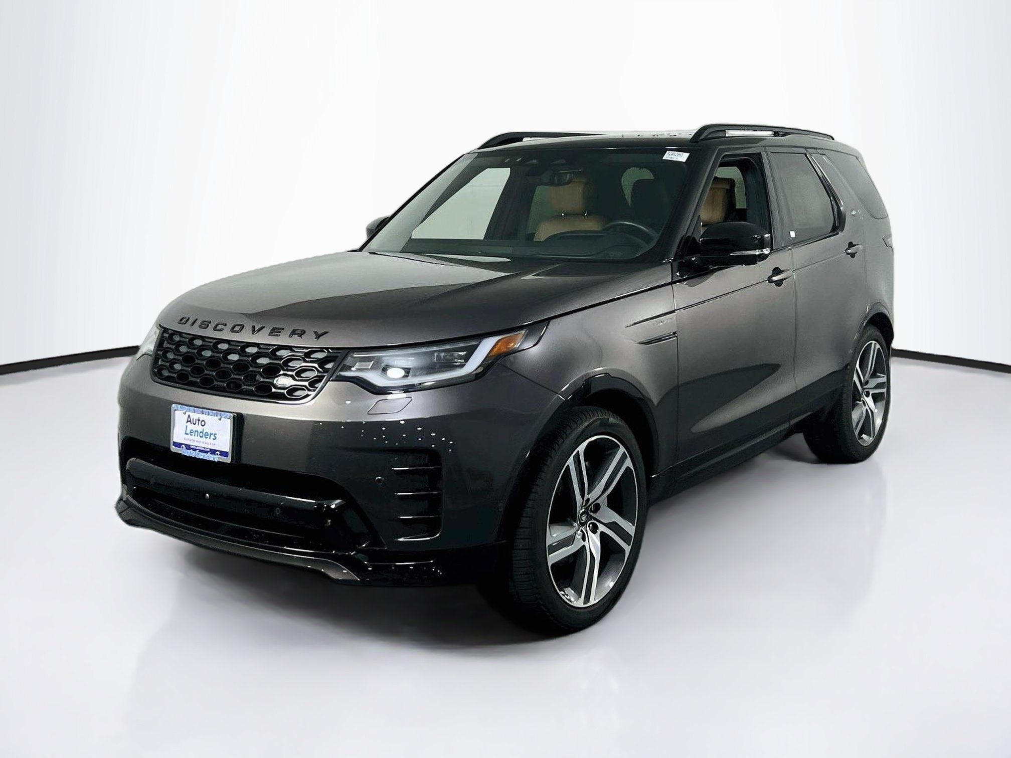 Used 2024 Land Rover Discovery Dynamic SE AWD/4WD image 1