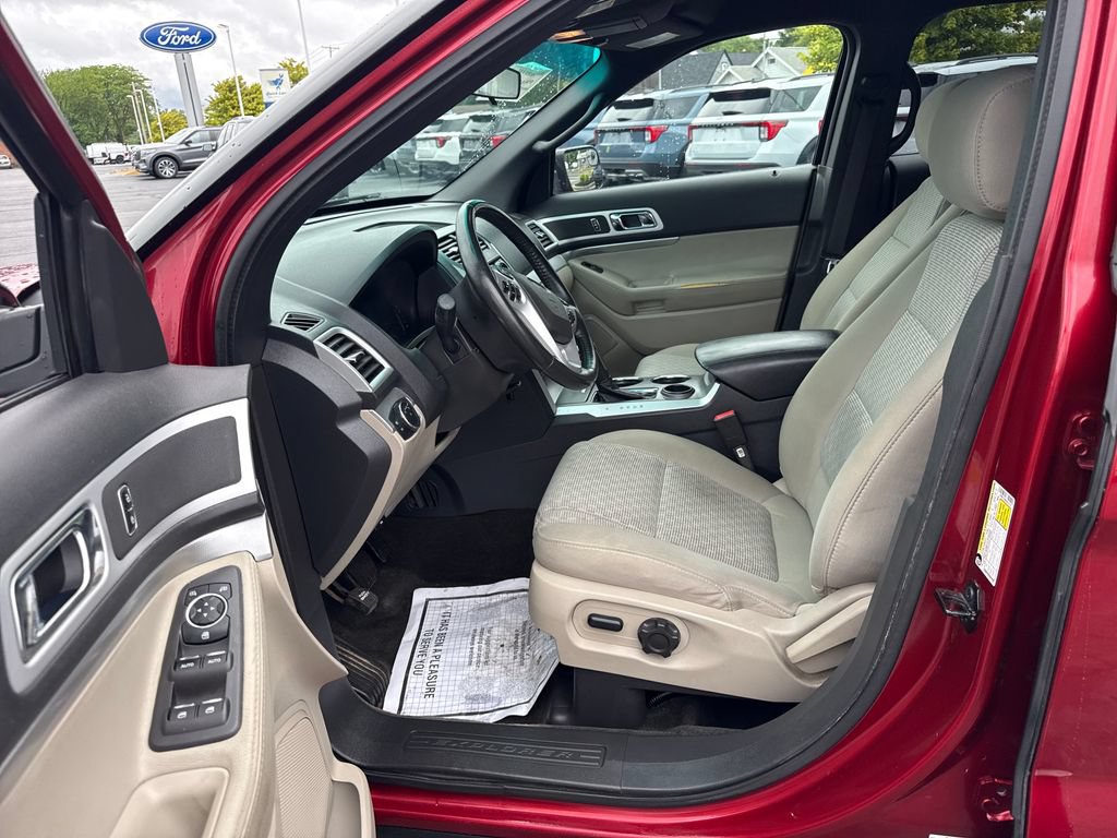 Used 2013 Ford Explorer XLT FWD image 11