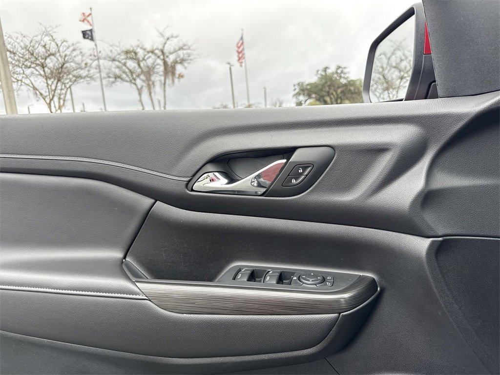 Used 2023 GMC Acadia SLT image 12