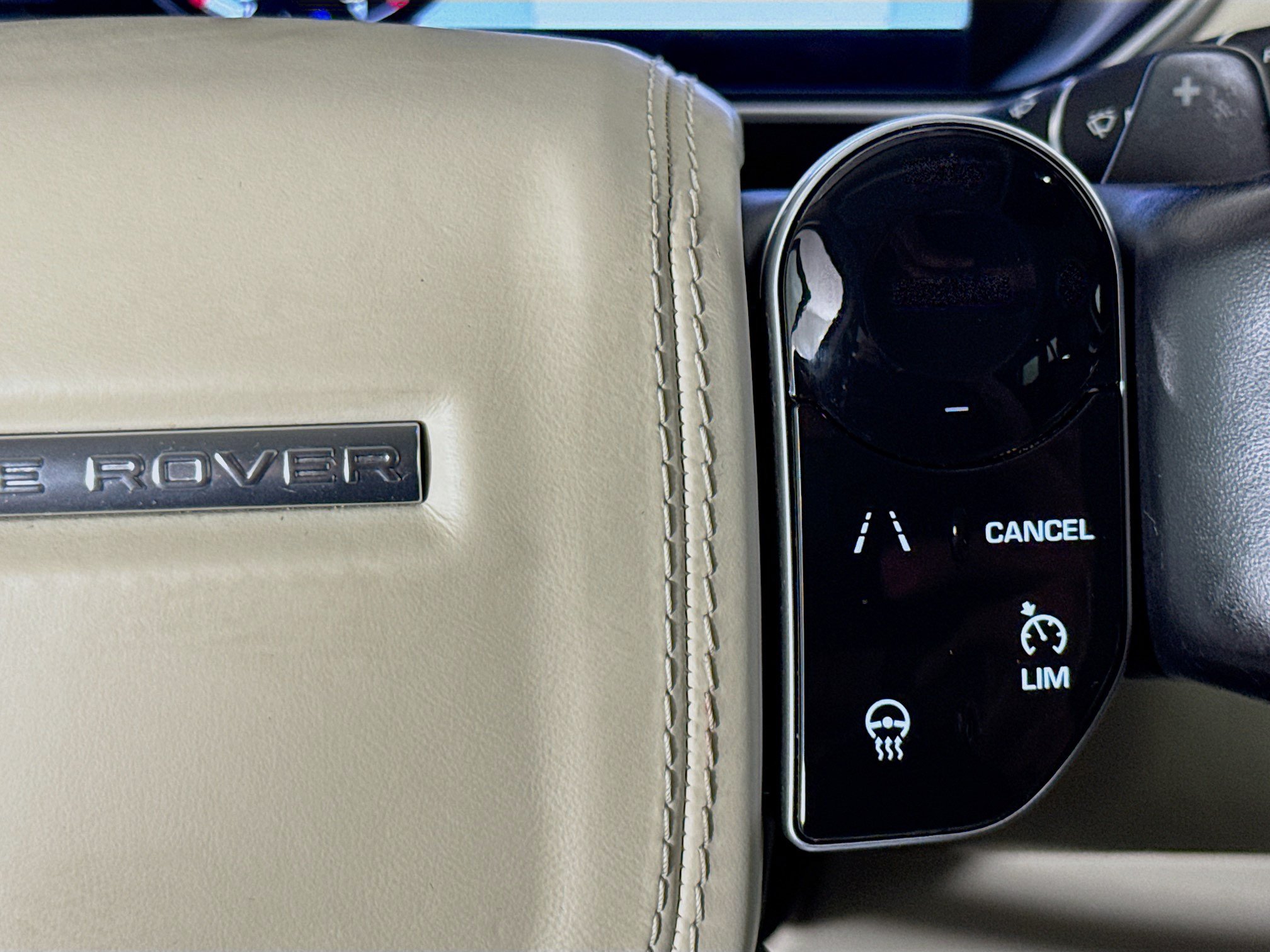Used 2019 Land Rover Range Rover HSE AWD/4WD image 13