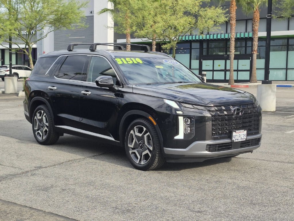 Used 2023 Hyundai Palisade SEL w/ Premium Package FWD image 4