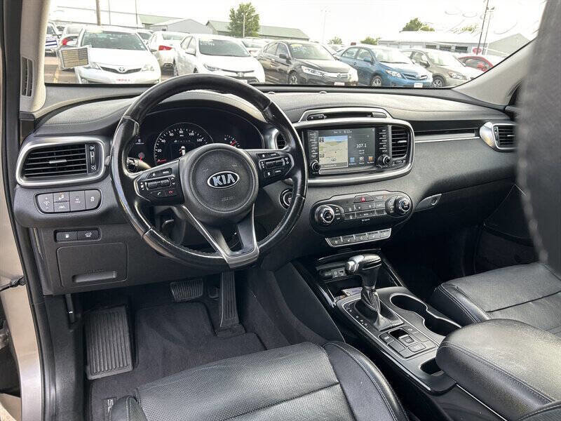 Used 2018 Kia Sorento SX FWD image 21