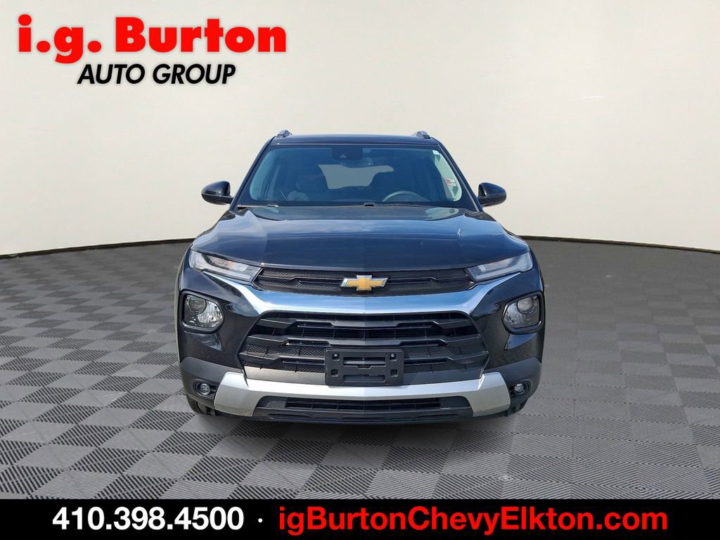 Used 2023 Chevrolet TrailBlazer LT w/ Convenience Package FWD image 2