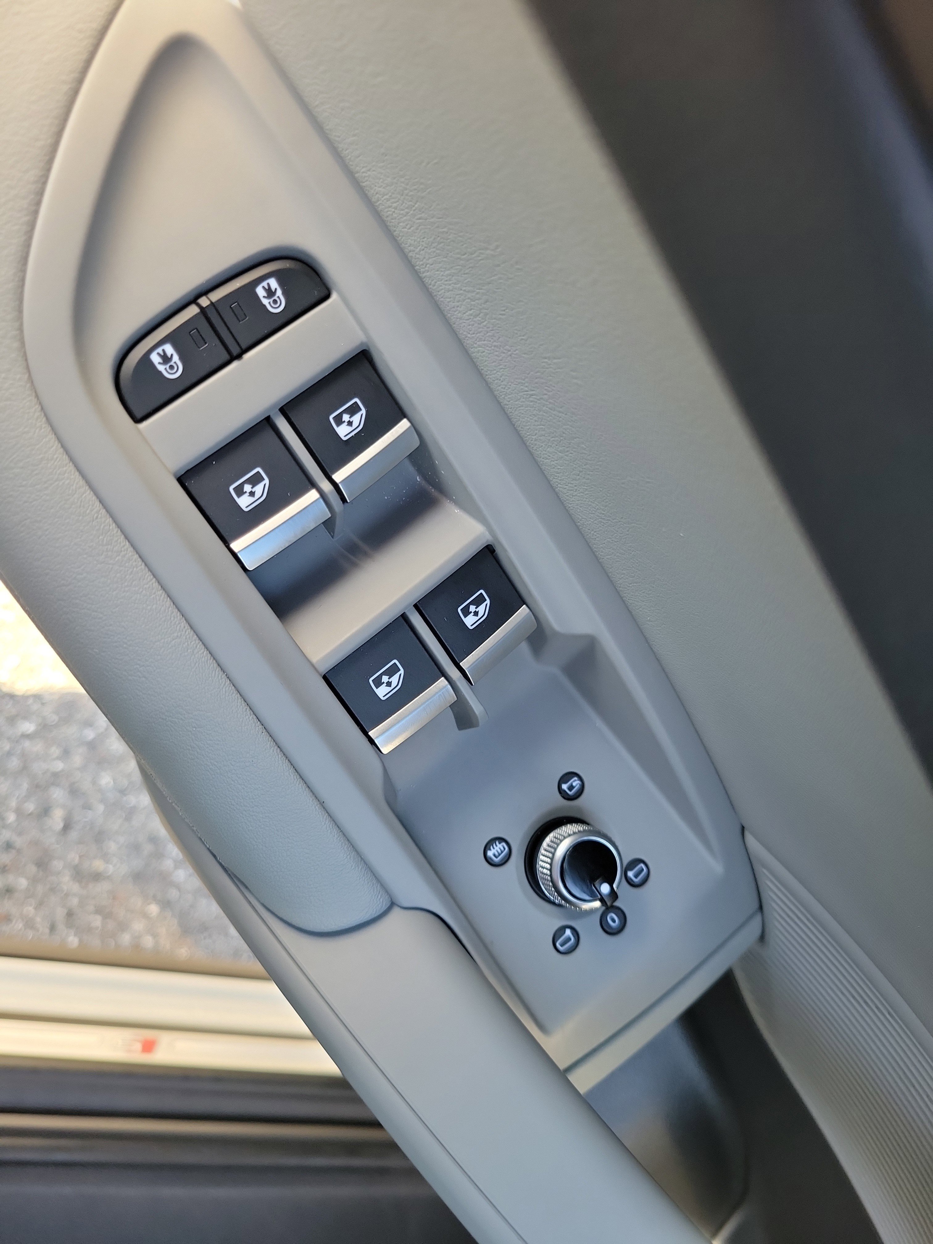 Certified 2025 Audi Q5 2.0T Premium Plus image 17