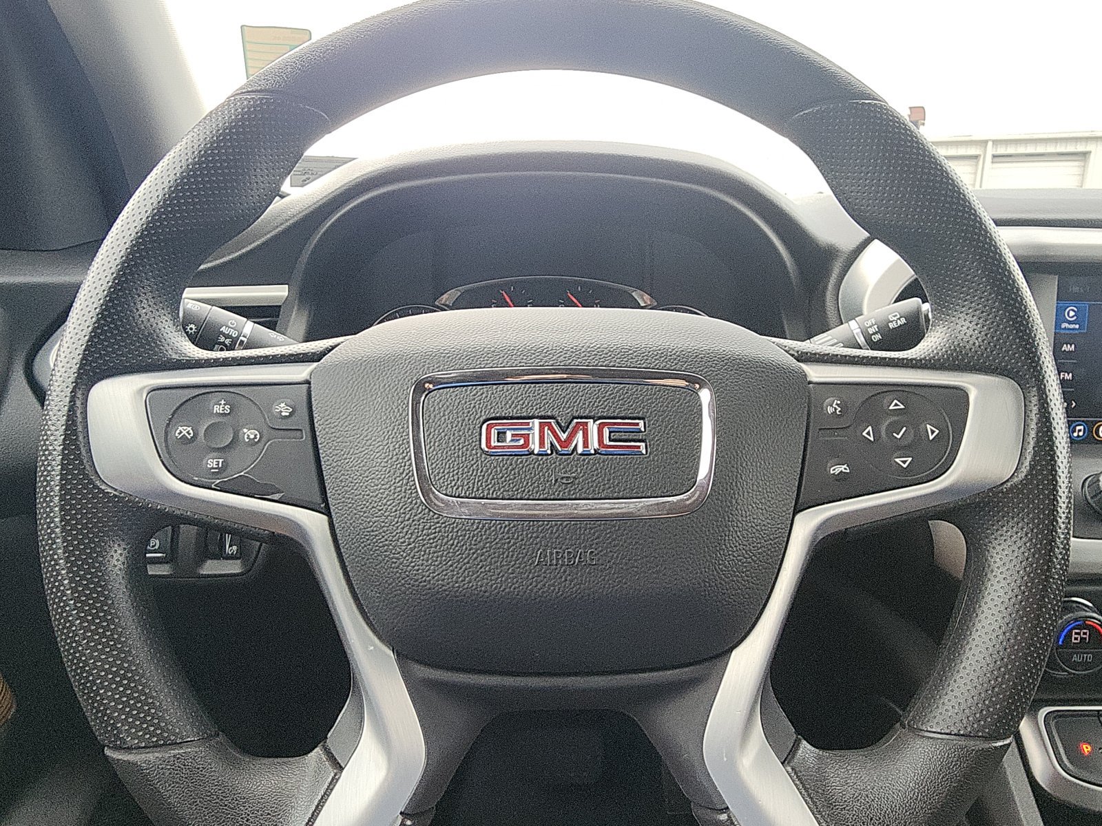 Used 2023 GMC Acadia SLE w/ Driver Convenience Package FWD image 12