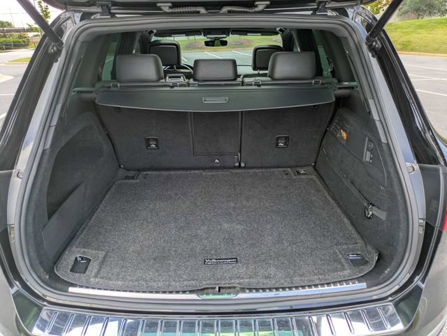 Used 2017 Volkswagen Touareg Wolfsburg Edition AWD/4WD image 12