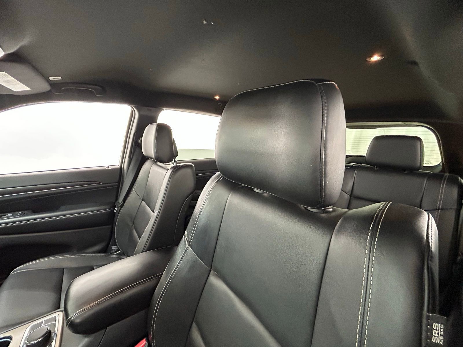 Used 2017 Jeep Grand Cherokee Limited image 29