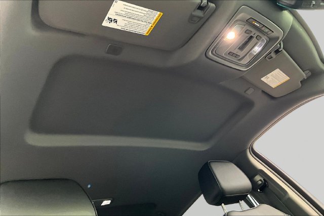 Used 2025 GMC Sierra 2500 Denali w/ Technology Package AWD/4WD image 28