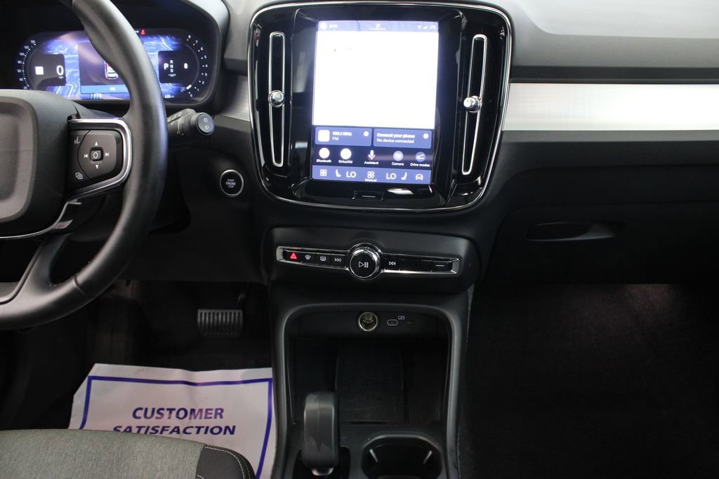 Used 2025 Volvo XC40 B5 Core AWD/4WD image 24