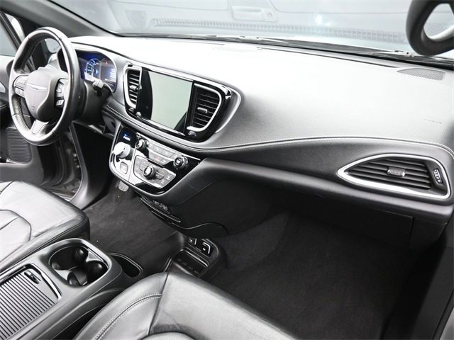 Used 2021 Chrysler Pacifica Touring-L w/ S Appearance Package image 45