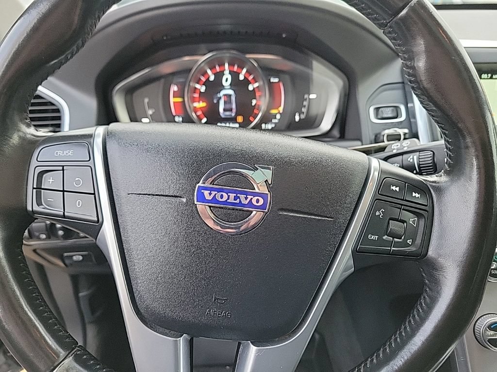 Used 2017 Volvo XC60 T6 Dynamic w/ Climate Package AWD/4WD image 10
