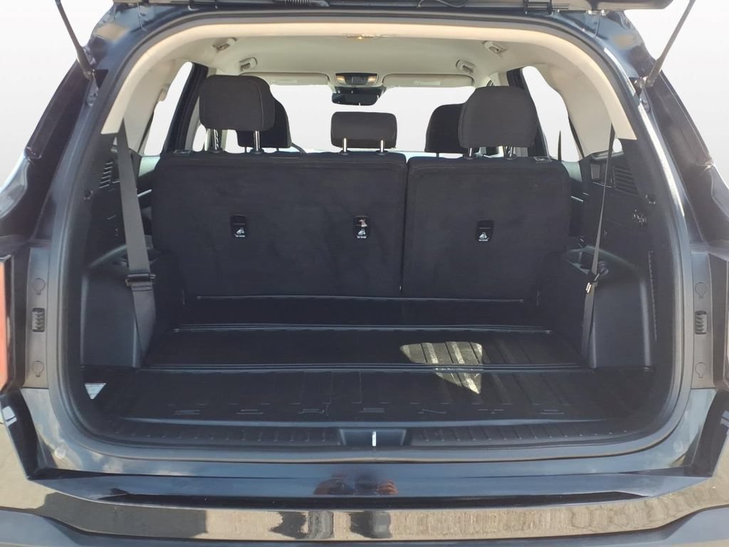 Used 2025 Kia Sorento LX FWD image 10