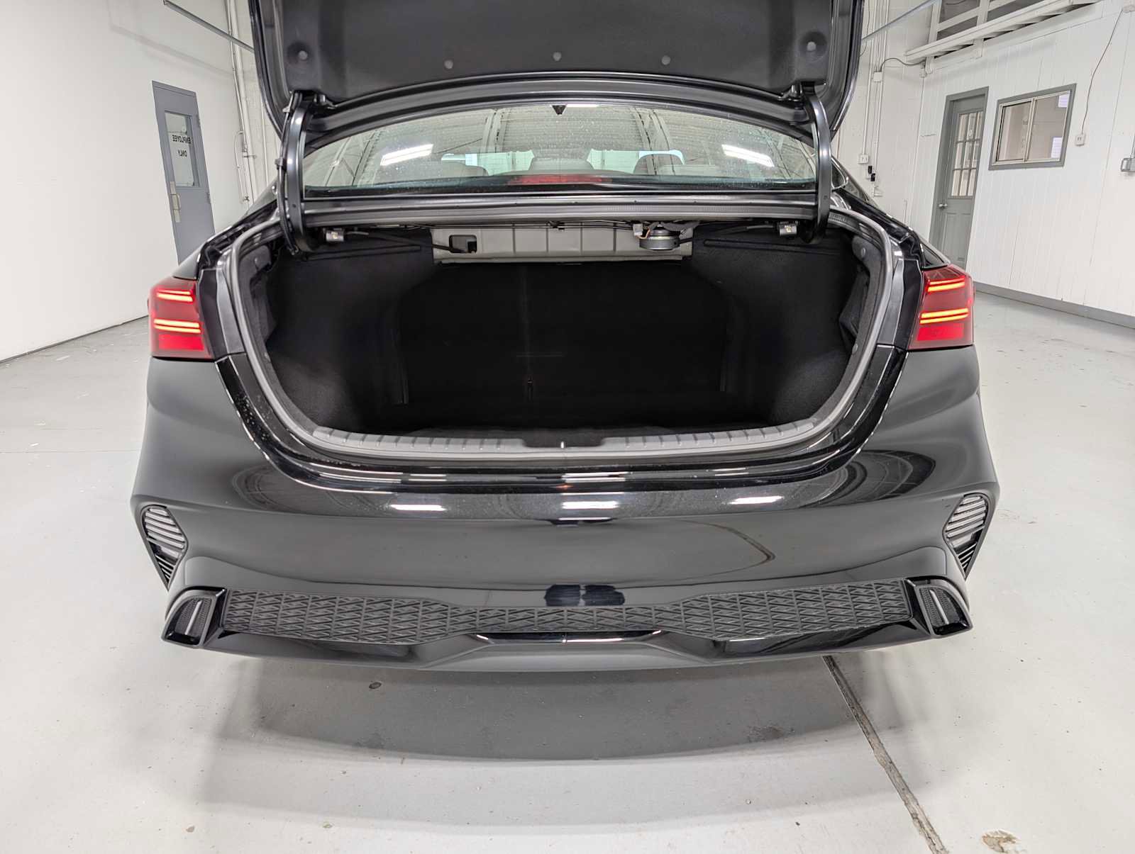 Certified 2024 Kia Forte GT-Line w/ GT-Line Premium Package image 38