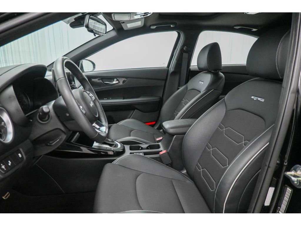Used 2024 Kia Forte GT-Line w/ GT-Line Premium Package image 9