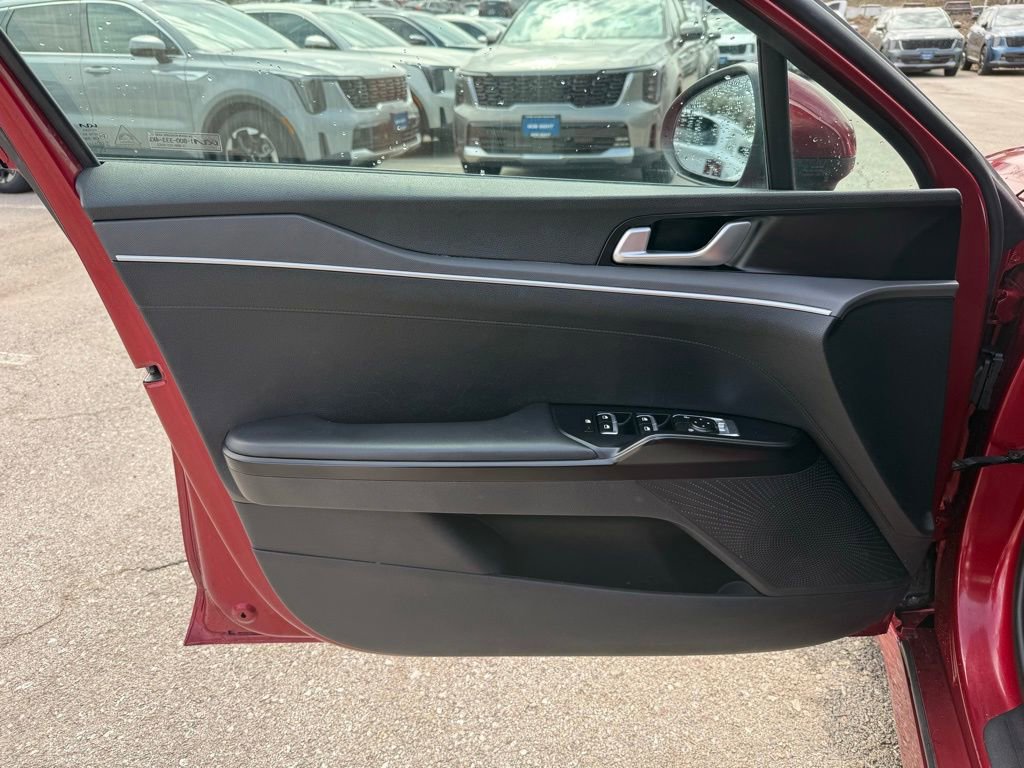 Used 2022 Kia K5 LXS image 7