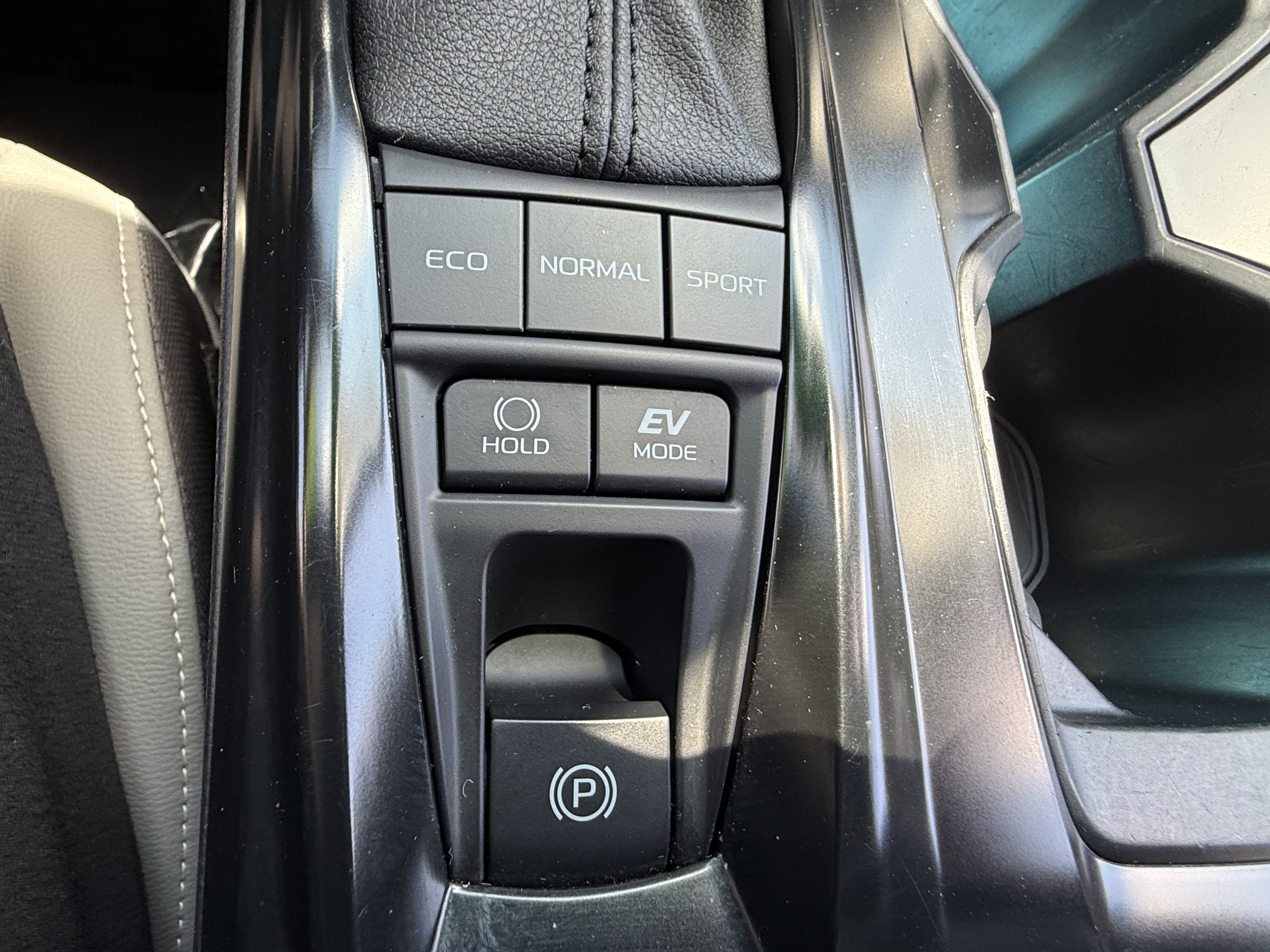 Used 2025 Toyota Camry SE w/ Multimedia Upgrade Package FWD image 23