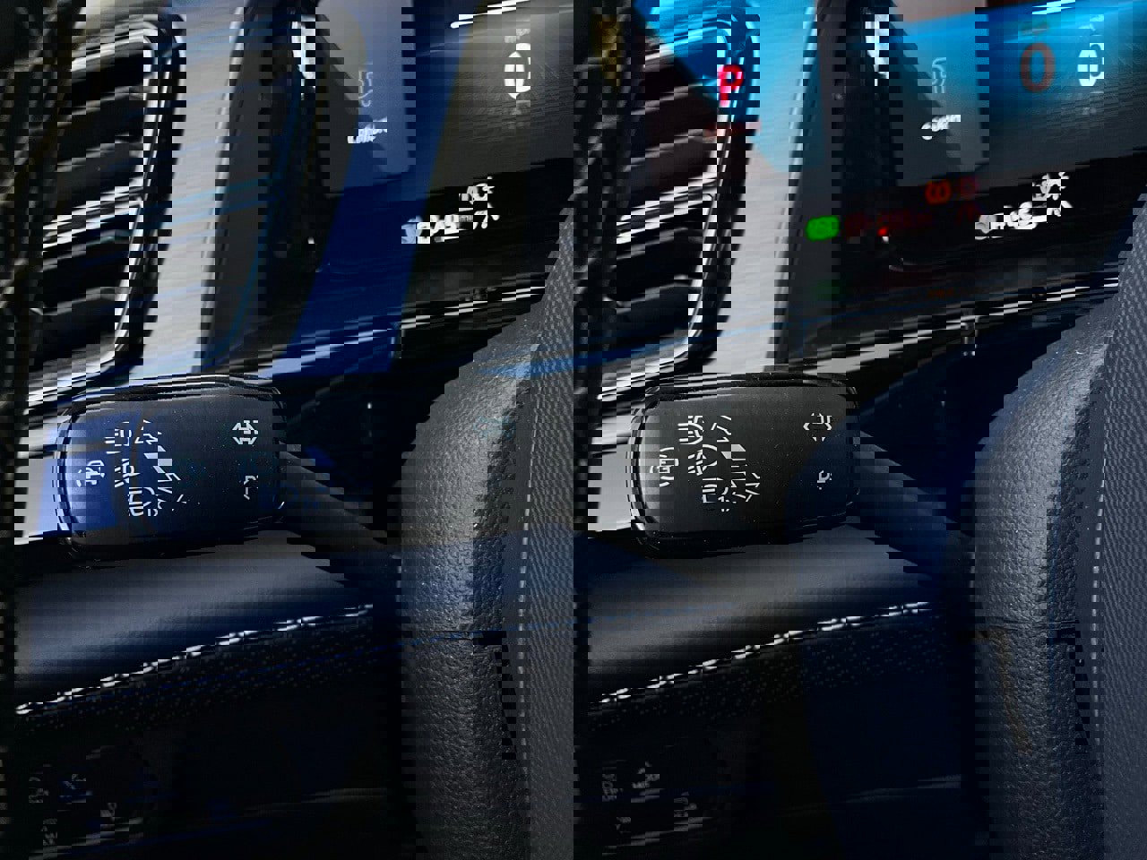 Used 2025 Volkswagen Atlas Cross Sport SE image 37