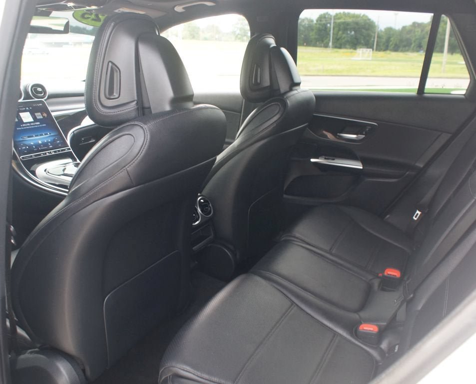 Used 2025 Mercedes-Benz GLC 300 image 15