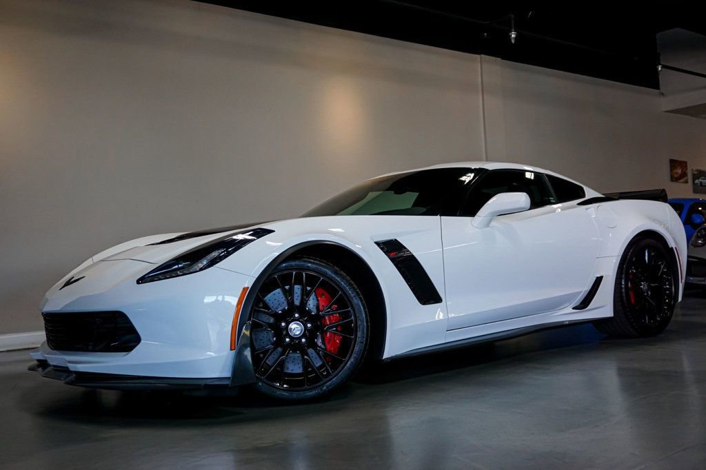 Used 2019 Chevrolet Corvette Z06 w/ Z07 Performance Package image 2