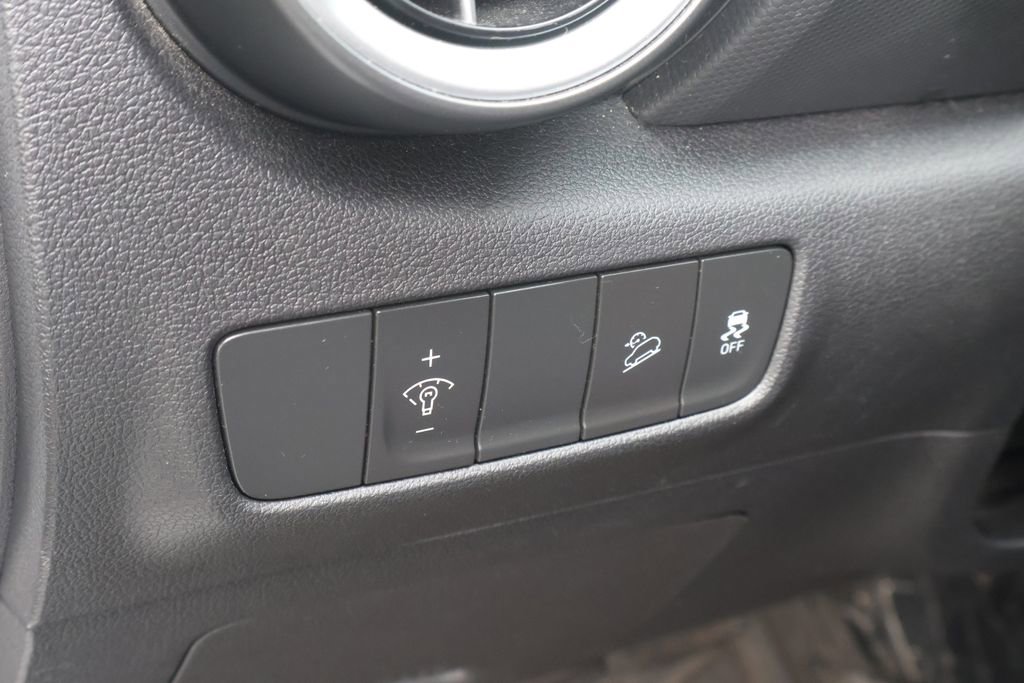 Used 2023 Hyundai Kona SEL AWD/4WD image 13